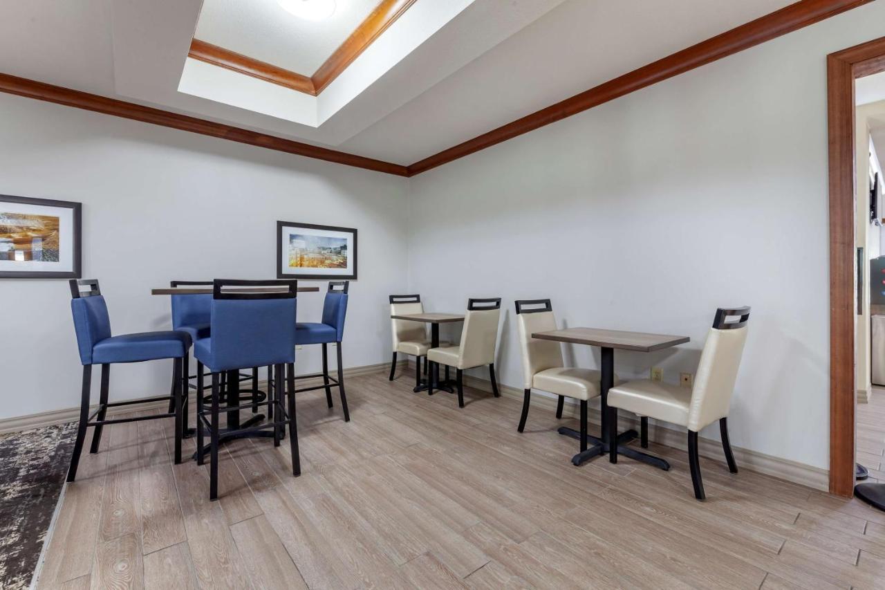 Best Western Plus Sparta Trail Lodge Dış mekan fotoğraf