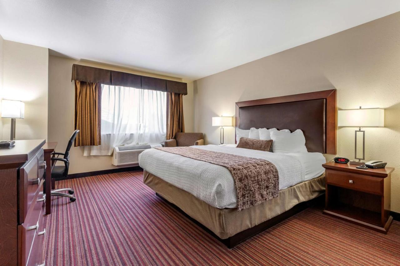 Best Western Plus Sparta Trail Lodge Dış mekan fotoğraf