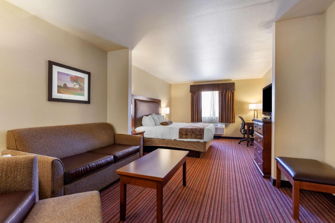 Best Western Plus Sparta Trail Lodge Dış mekan fotoğraf